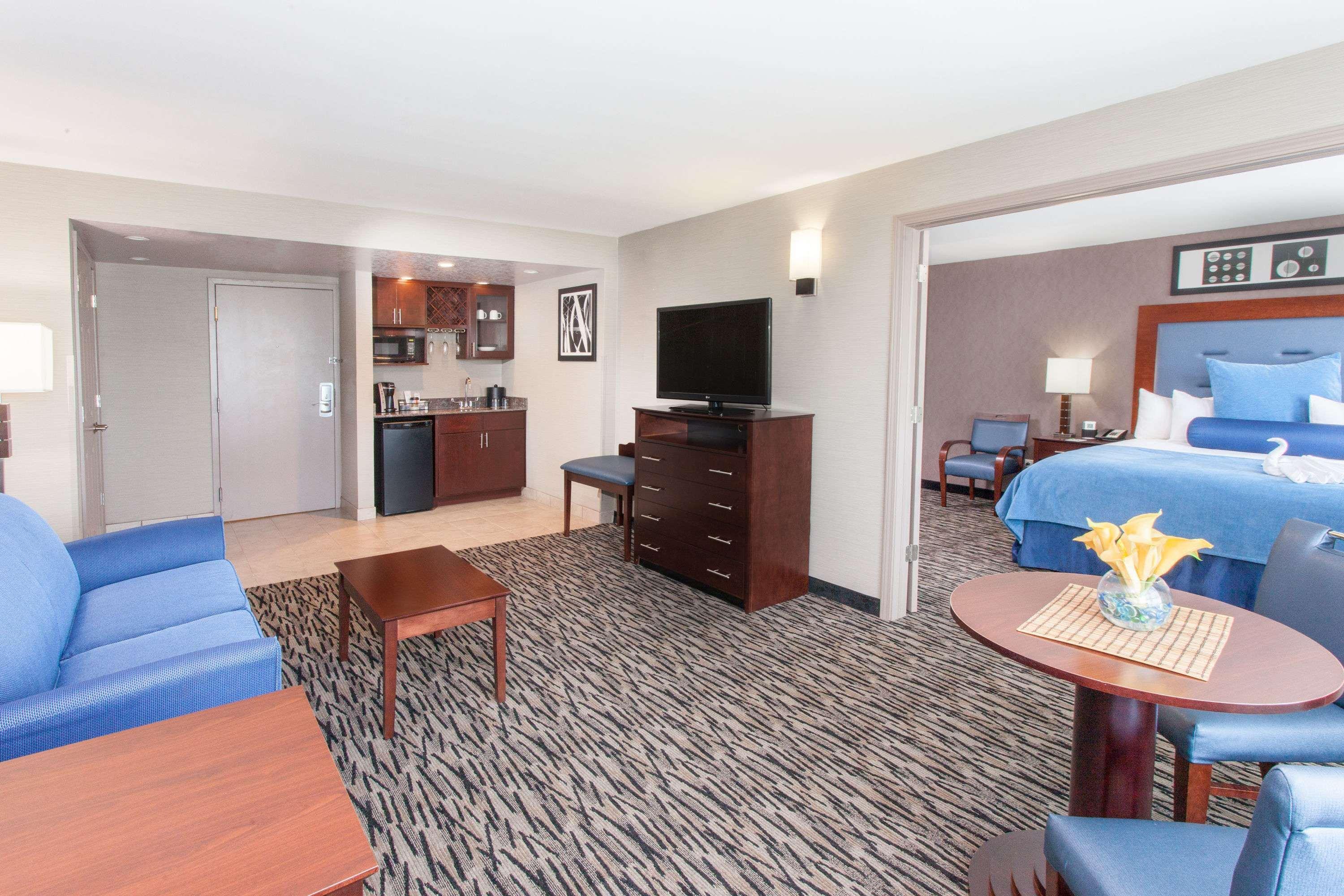 Wyndham Garden Elk Grove Village - O'Hare Экстерьер фото