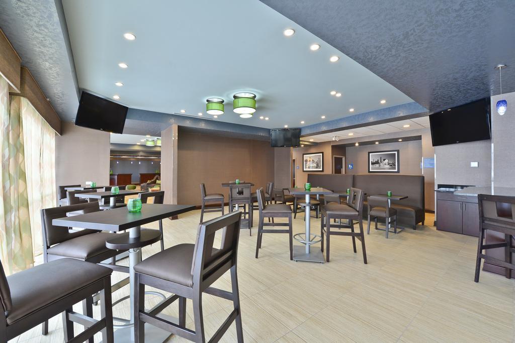 Wyndham Garden Elk Grove Village - O'Hare Экстерьер фото